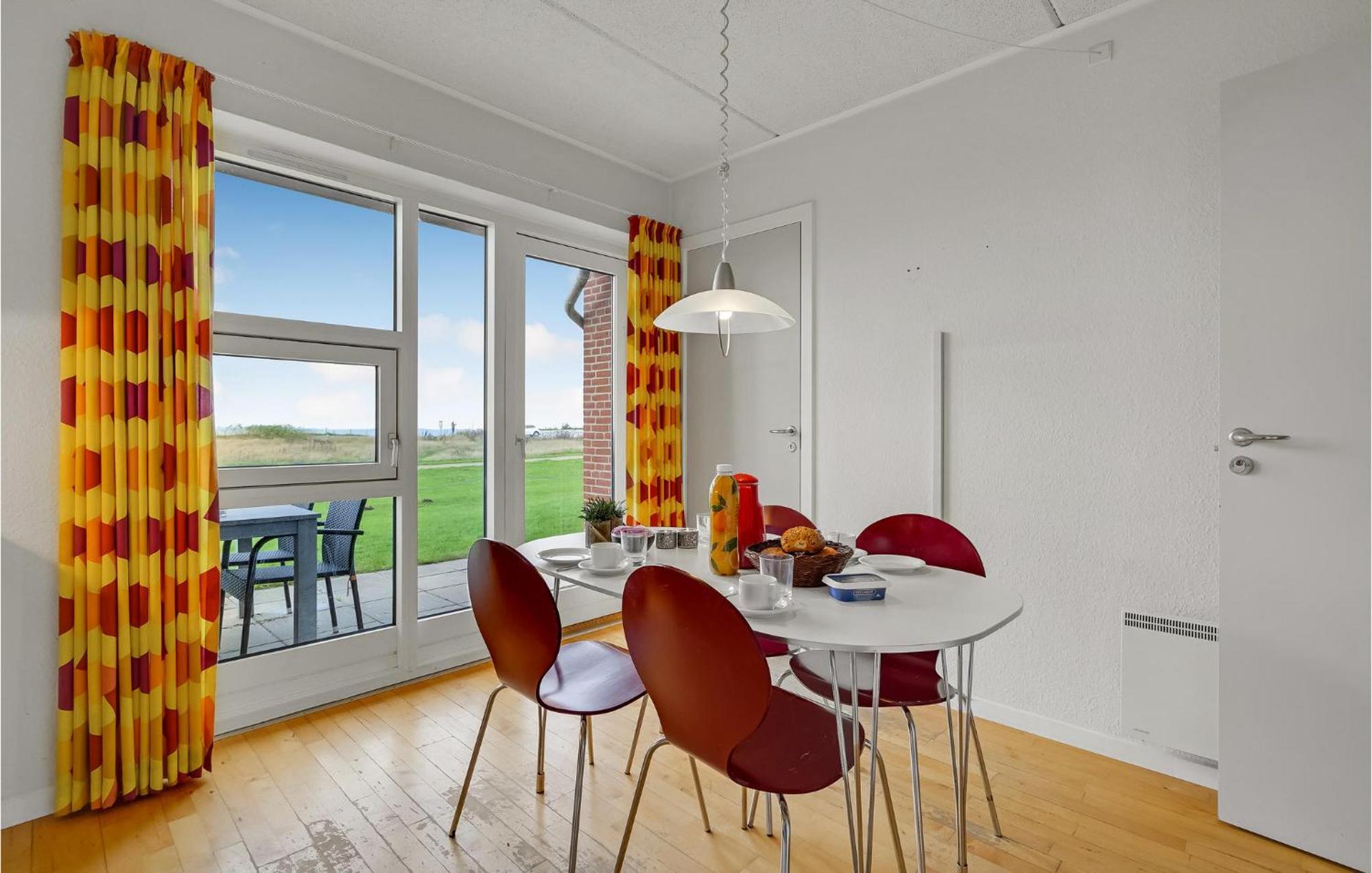 2 Bedroom Stunning Home In Højer Esterno foto